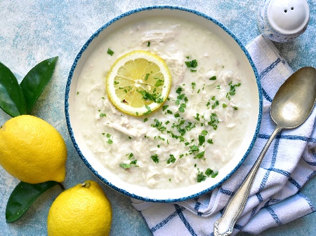 Бърза гръцка лимонова пилешка супа с паста Орзо / Арпа фиде и спанак - снимка на рецептата